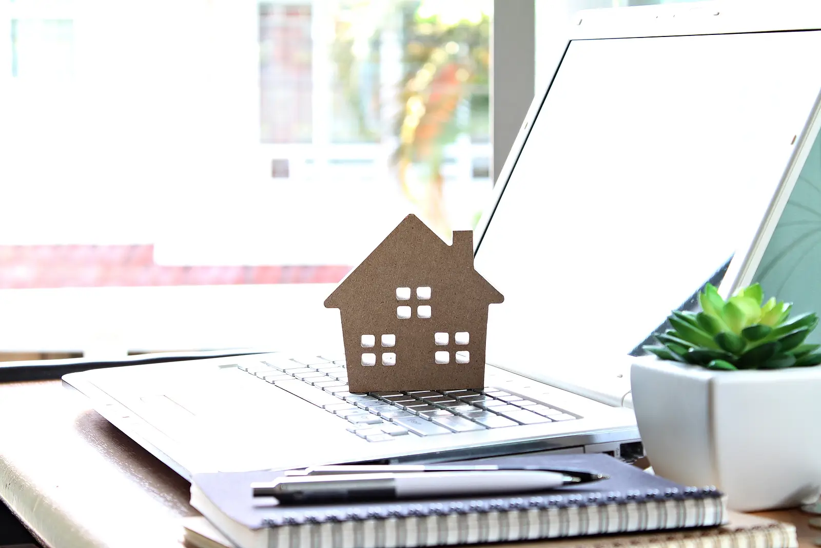 Beyond the Office Walls: Remote Work Trends Revolutionizing Rent Collection in Lynnwood